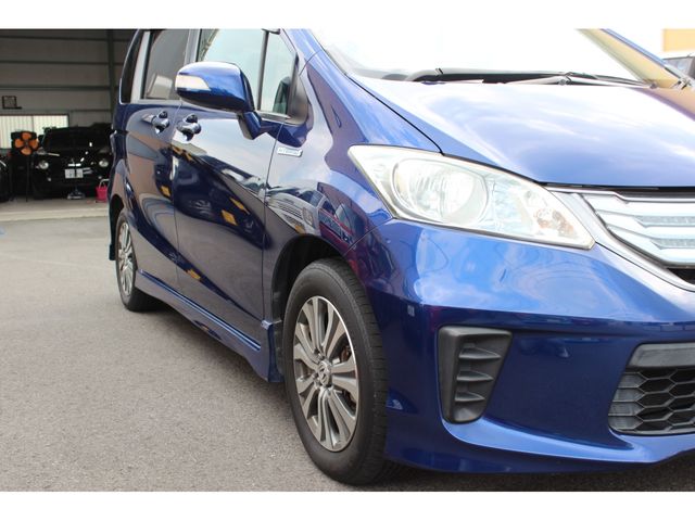 HONDA FREED HYBRID 2011