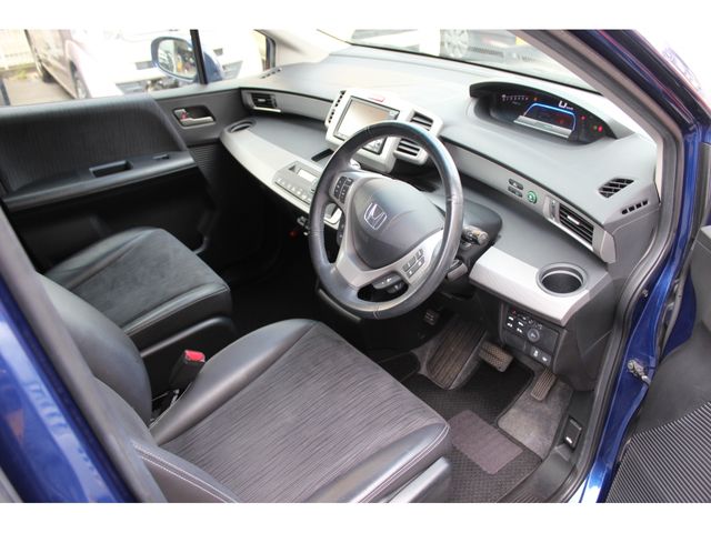 HONDA FREED HYBRID 2011