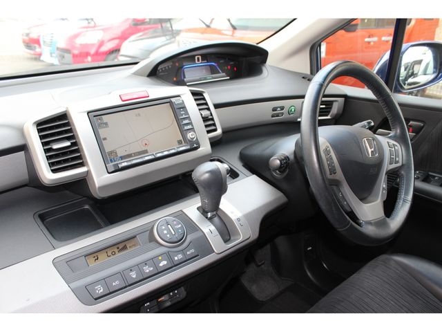 HONDA FREED HYBRID 2011