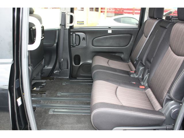 NISSAN SERENA  S-HYBRID 2015