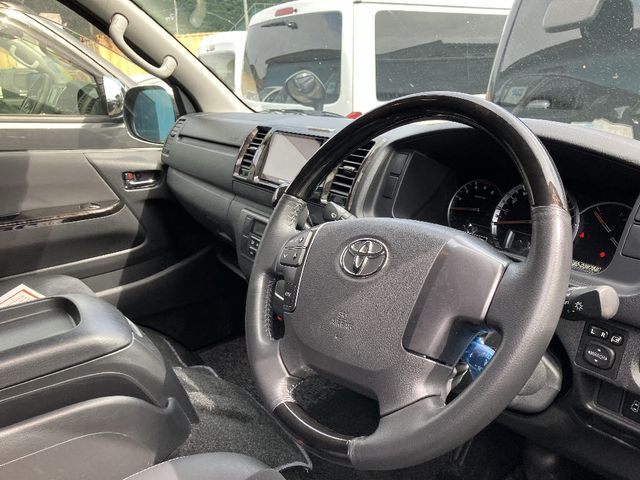 TOYOTA HIACE van 4WD 2016