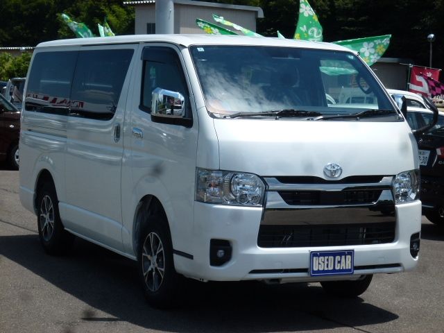 TOYOTA HIACE van 4WD 2025