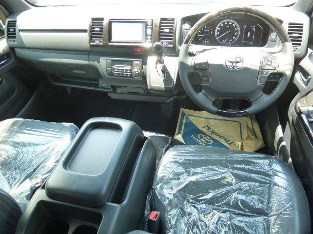 TOYOTA HIACE van 4WD 2025