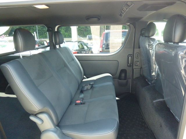 TOYOTA HIACE van 4WD 2025