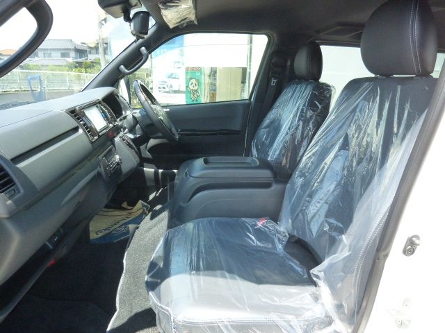 TOYOTA HIACE van 4WD 2025