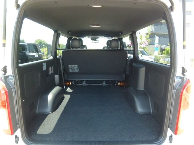 TOYOTA HIACE van 4WD 2025