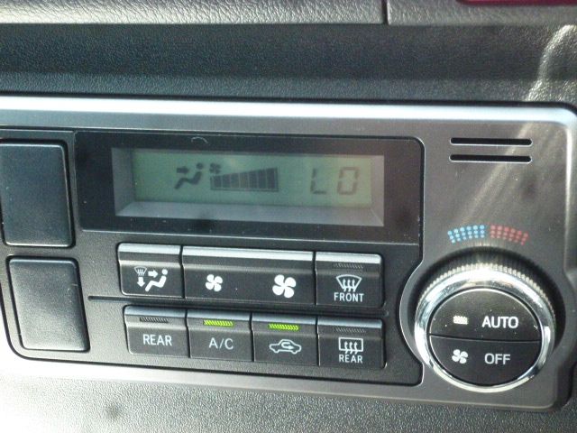 TOYOTA HIACE van 4WD 2025