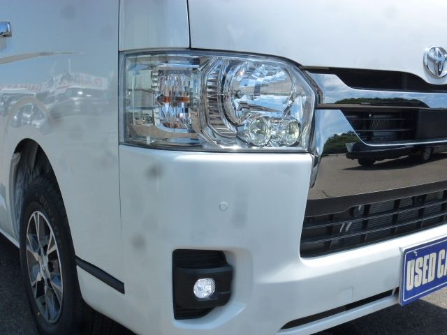 TOYOTA HIACE van 4WD 2025