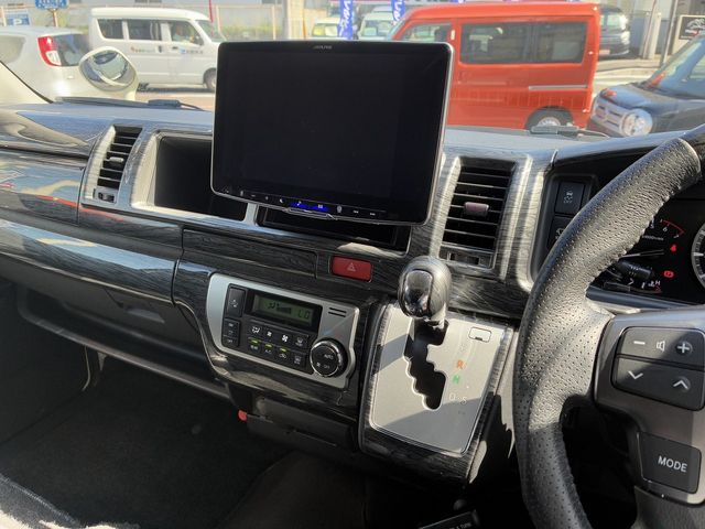 TOYOTA HIACE wagon 4WD 2021