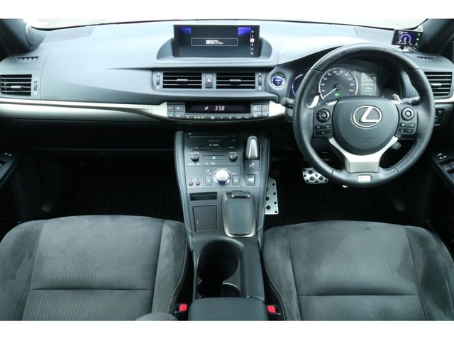 TOYOTA LEXUS CT200h 2019