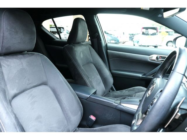 TOYOTA LEXUS CT200h 2019