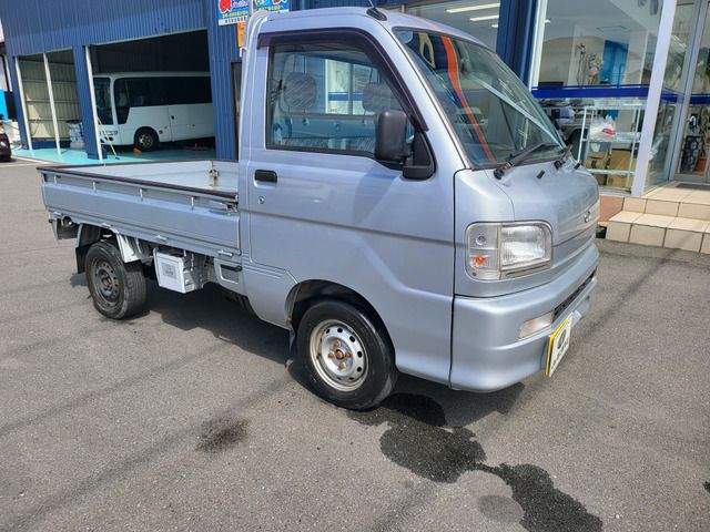 DAIHATSU HIJET truck 4WD 2001