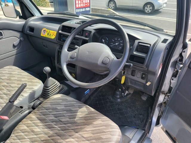 DAIHATSU HIJET truck 4WD 2001