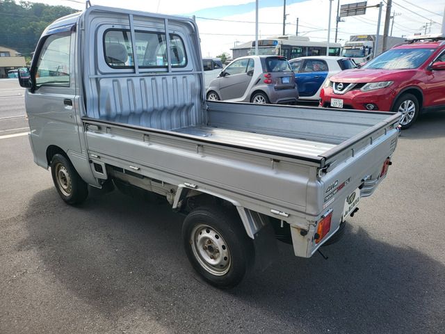 DAIHATSU HIJET truck 4WD 2001