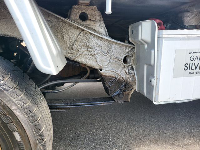 DAIHATSU HIJET truck 4WD 2001