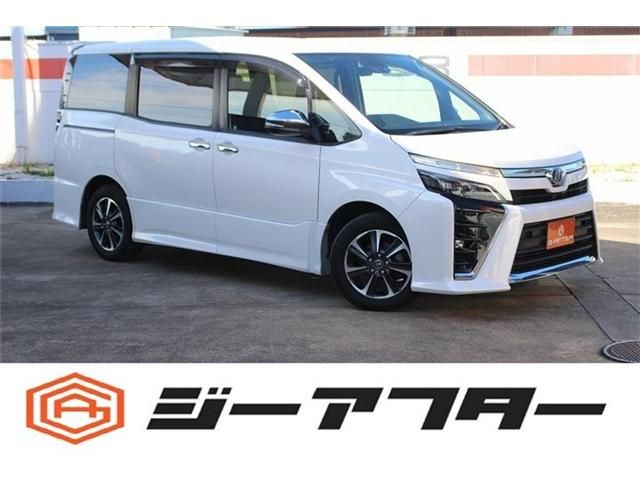 TOYOTA VOXY 2017