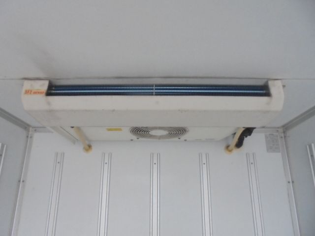 MITSUBISHI CANTER 2011