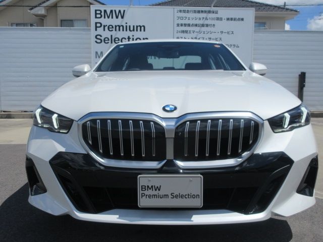 BMW BMW 5series sedan 2025