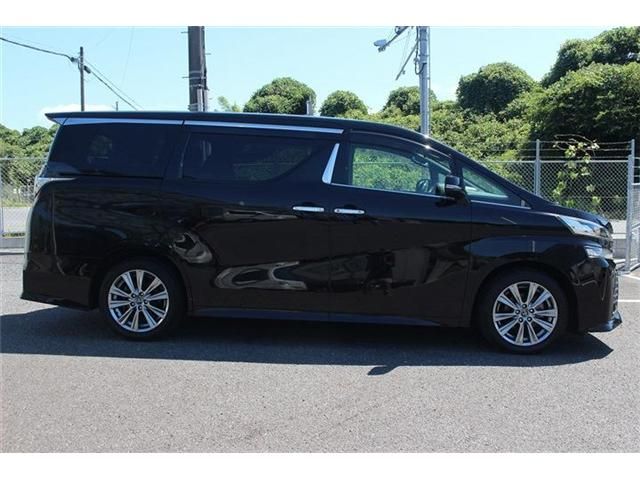 TOYOTA VELLFIRE 2017