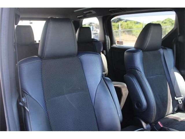 TOYOTA VELLFIRE 2017