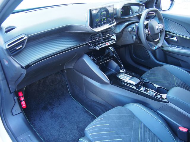 PEUGEOT PEUGEOT 2008 2025