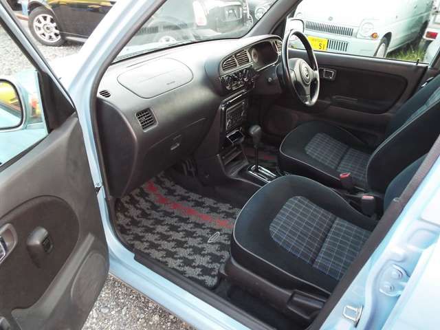 DAIHATSU MIRA GINO 2002