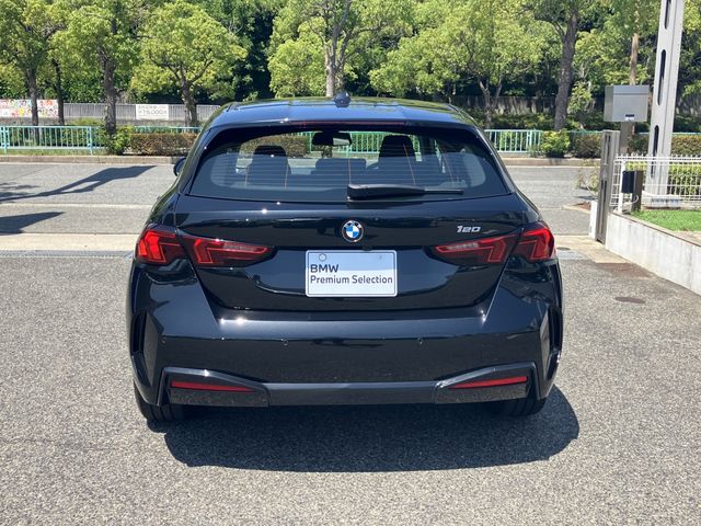 BMW BMW 1series 2024