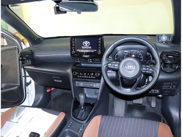 TOYOTA YARIS CROSS HYBRID 2023