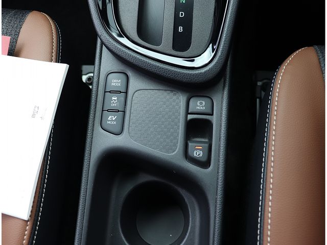 TOYOTA YARIS CROSS HYBRID 2023