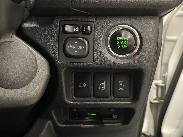 TOYOTA HIACE van 2WD 2019