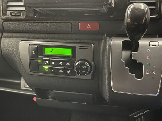 TOYOTA HIACE van 2WD 2019