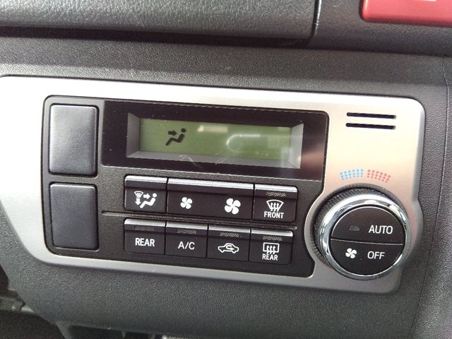 TOYOTA HIACE van 4WD 2014