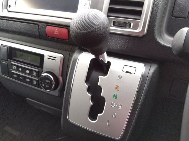 TOYOTA HIACE van 4WD 2014