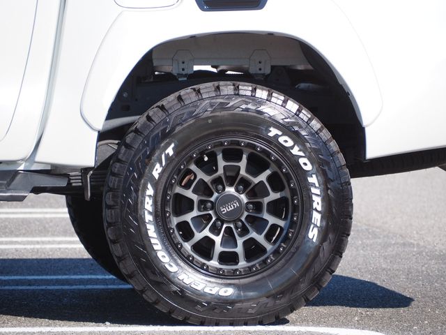 TOYOTA HILUX 4WD 2024