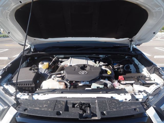 TOYOTA HILUX 4WD 2024