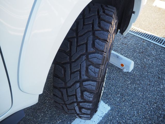 TOYOTA HILUX 4WD 2024