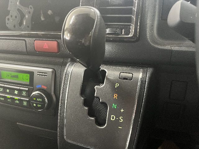 TOYOTA HIACE van 2WD 2021