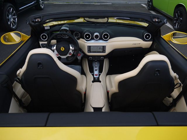 FERRARI FERRARI California T 2015