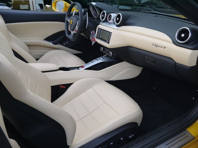 FERRARI FERRARI California T 2015