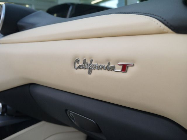 FERRARI FERRARI California T 2015