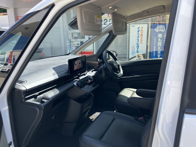 NISSAN SERENA  WG 2024