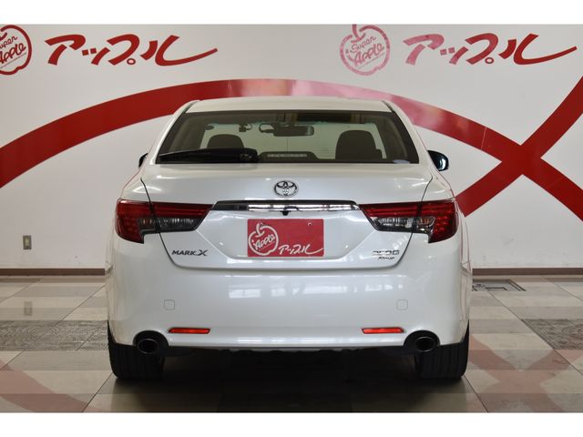 TOYOTA MARK X 2016