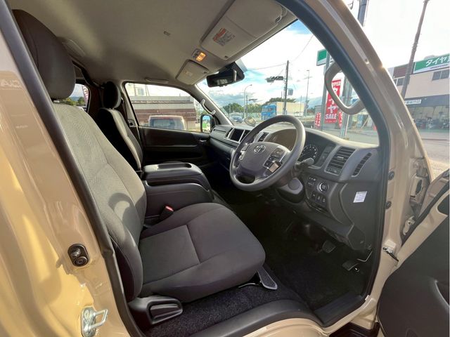 TOYOTA HIACE van 2WD 2025