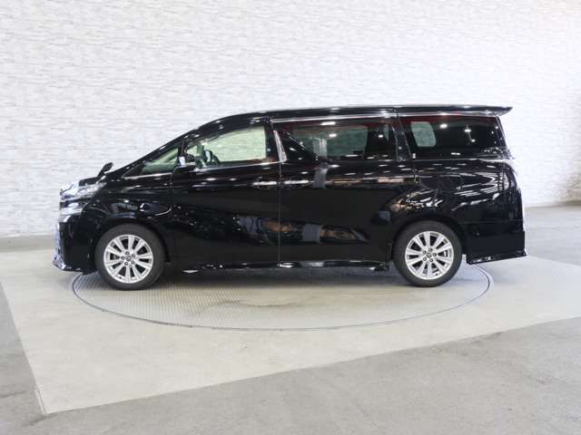 TOYOTA VELLFIRE 2016