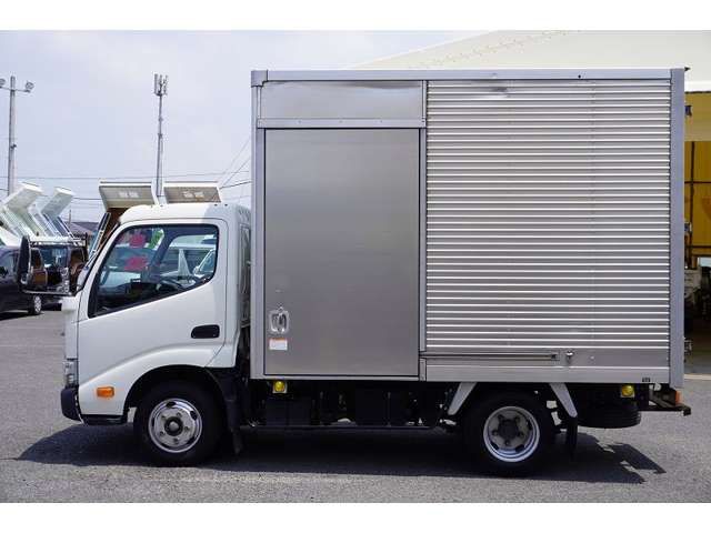 TOYOTA DYNA 2019