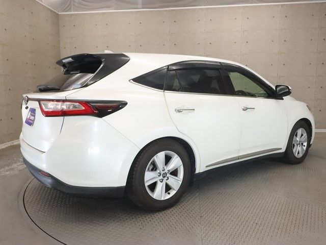TOYOTA HARRIER 2WD 2017