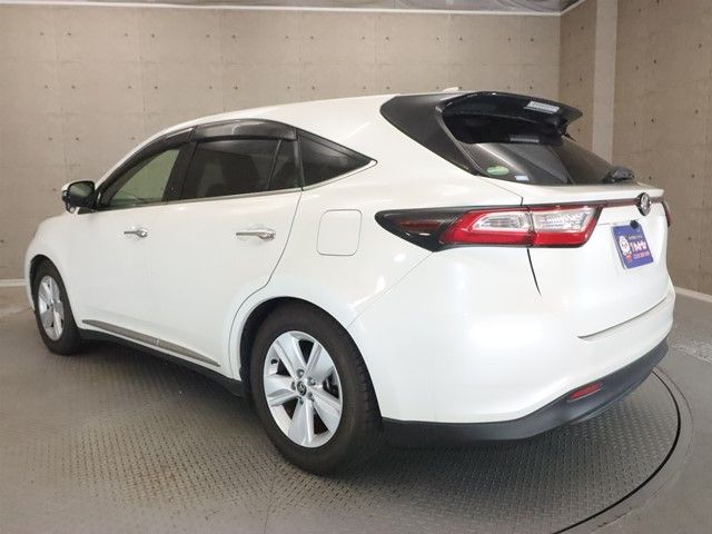 TOYOTA HARRIER 2WD 2017