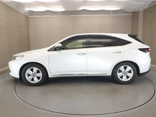 TOYOTA HARRIER 2WD 2017