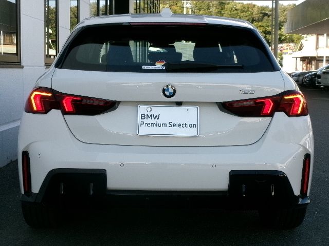 BMW BMW 1series 2025