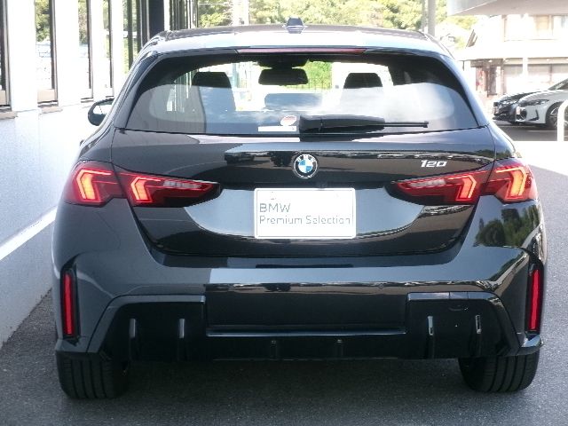 BMW BMW 1series 2025